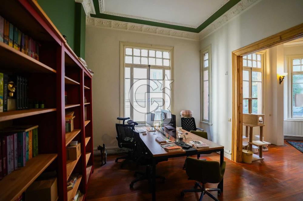 CB START*DAN BEYOĞLUN'DA 1912 YAPIMI ESKİ ESER 3+1 SATILIK DAİRE
