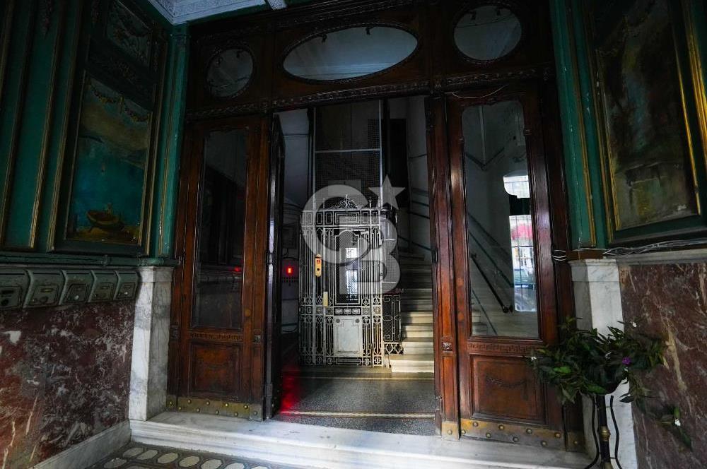 CB START*DAN BEYOĞLUN'DA 1912 YAPIMI ESKİ ESER 3+1 SATILIK DAİRE