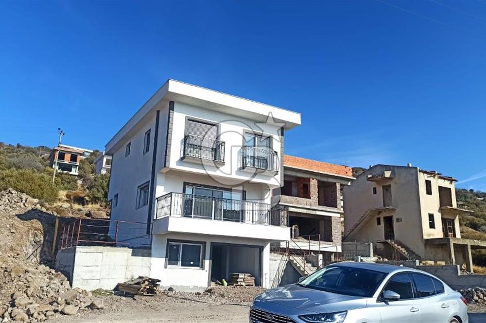 Dikili Çandarlı'da Panoramik Deniz Manzaralı Villa Arsası