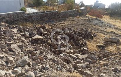 Dikili Çandarlı'da Panoramik Deniz Manzaralı Villa Arsası