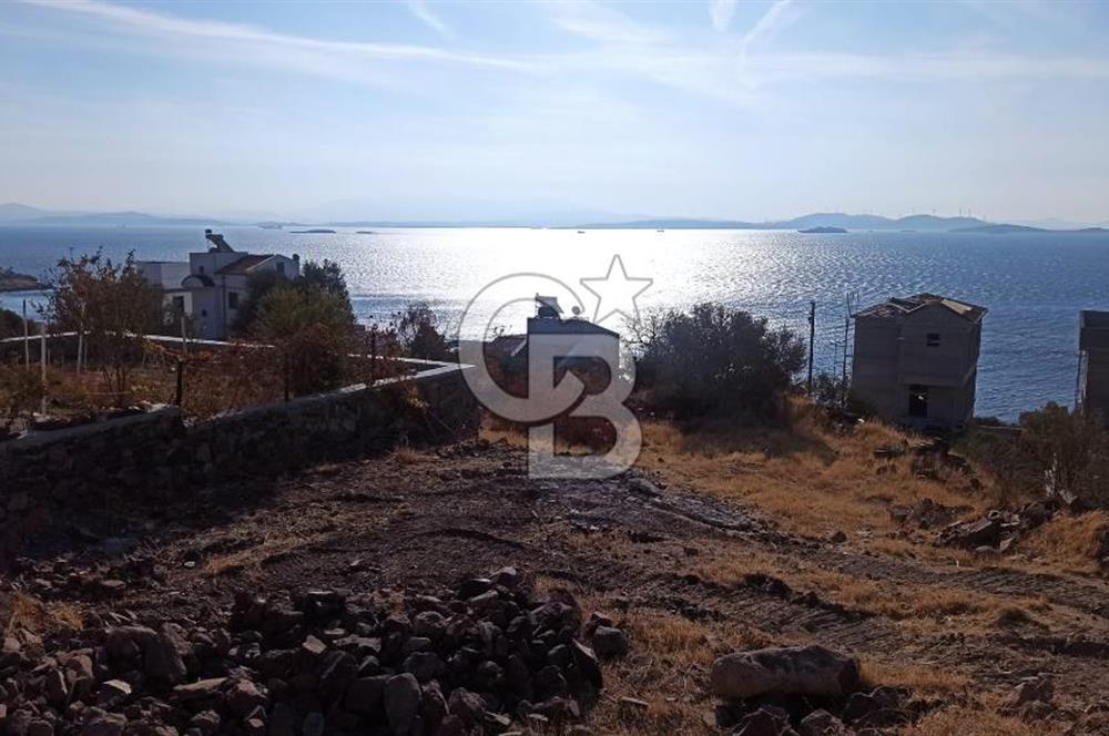 Dikili Çandarlı'da Panoramik Deniz Manzaralı Villa Arsası