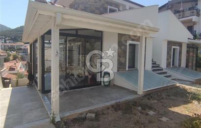 Datça merkezde cam balkonlu 1+1 kiralık daire 