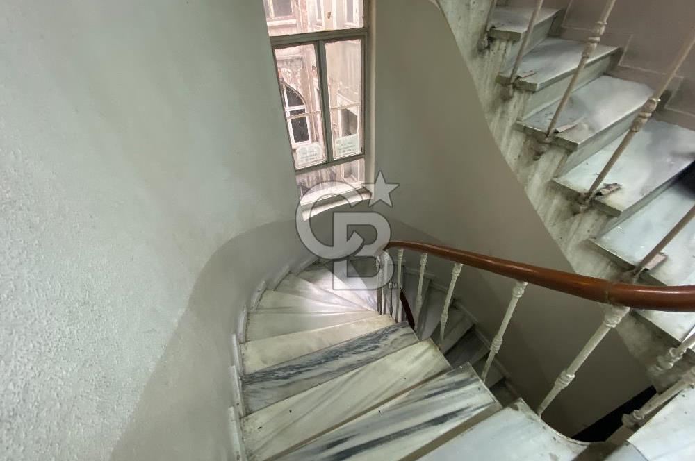 KEMANKEŞ'DE KARAKÖY PASAJ'INDA 4M2 OFİS&DEPO