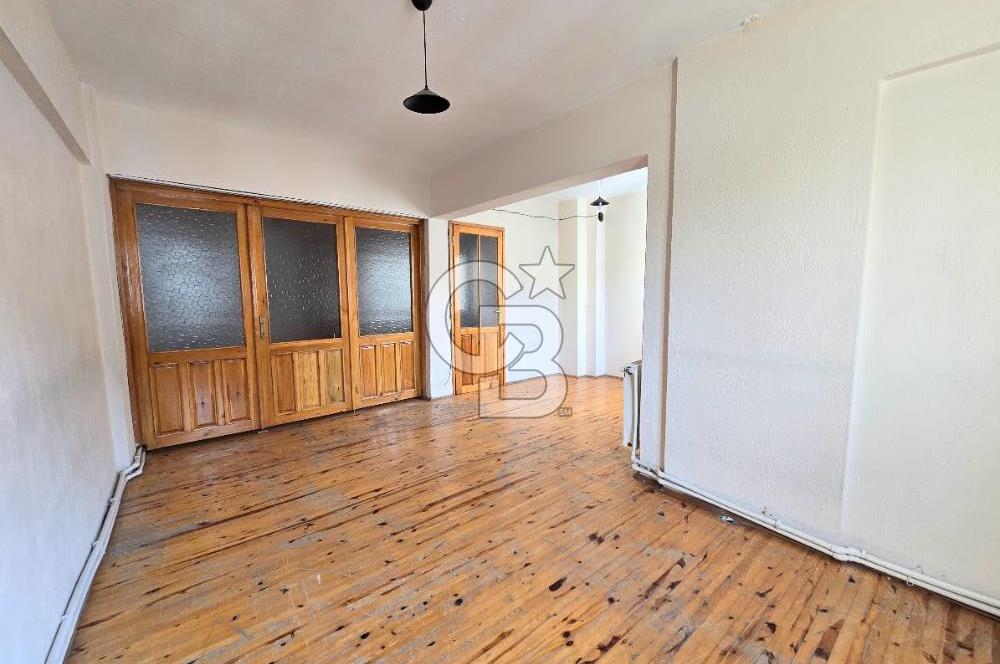 Çınara Yakın Cadde Üzeri 100 M² Ara Kat 2+1 Satılık Daire