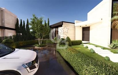 Çeşme Ovacık’ta 5+2 Müstakil 415m2 Satılık Triplex Havuzlu Villa