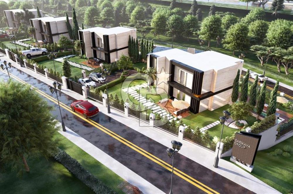 Çeşme Ovacık’ta 5+2 Müstakil 415m2 Satılık Triplex Havuzlu Villa