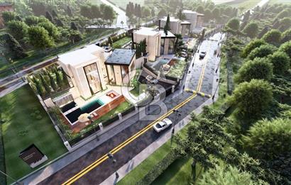 Çeşme Ovacık’ta 5+2 Müstakil 415m2 Satılık Triplex Havuzlu Villa