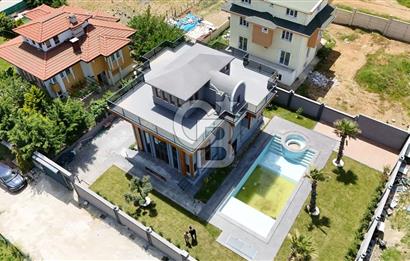 SİLİVRİ ORTAKÖY'DE 850 M2 ARSA İÇİNDE HAVUZLU 5+2 SATILIK VİLLA​