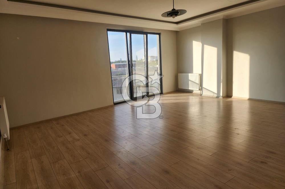 MALTEPE 2+2 TERASLI BÜYÜK HİLLTOWN  E-5  ÇOK YAKIN SATLIK DAİRE