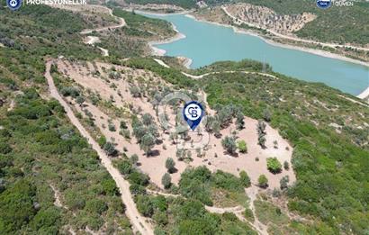 Karaburun Eğlenhoca Mahallesi'nde Deniz ve Gölet Manzaralı Tarla
