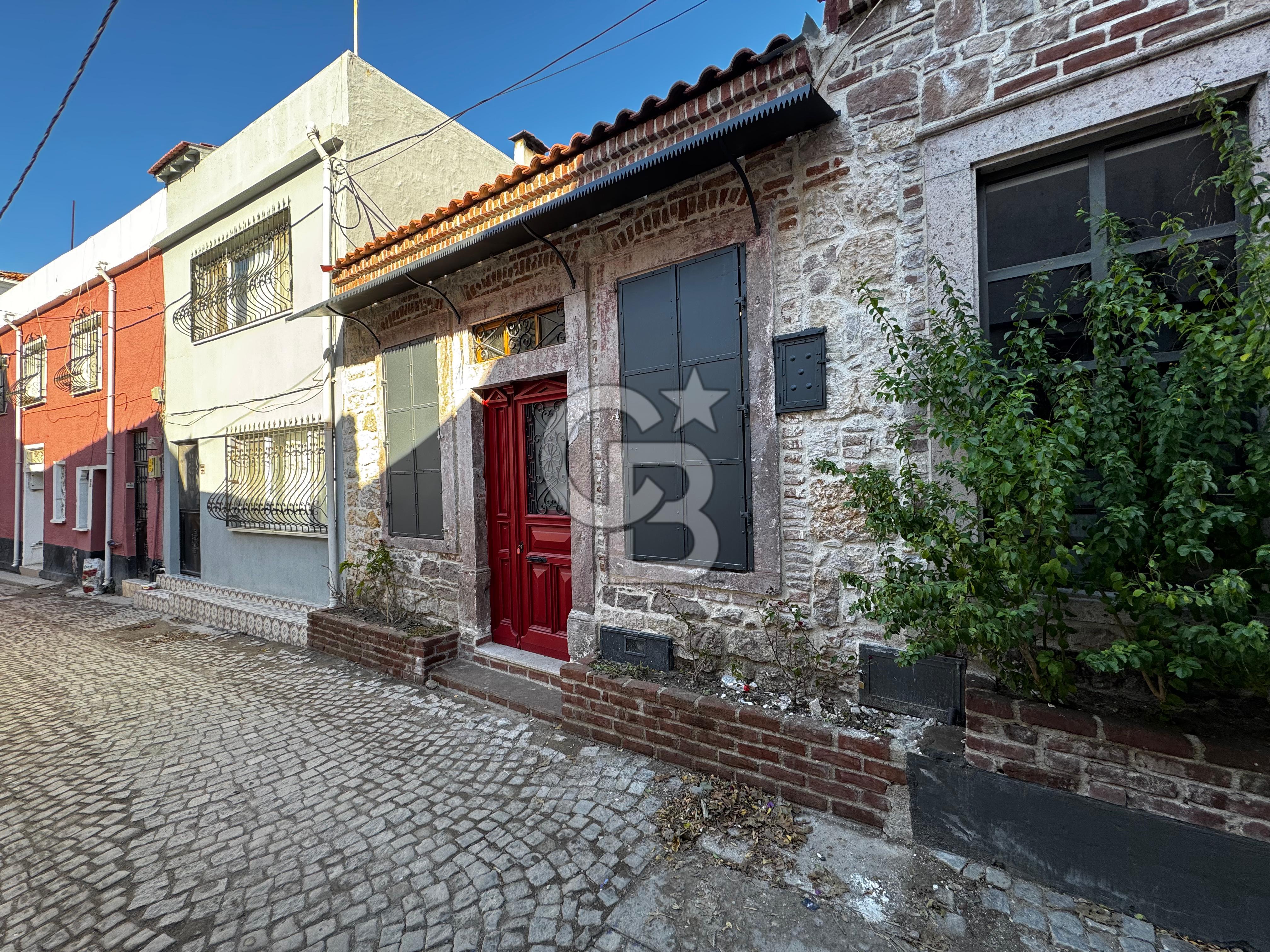 Ayvalık İsmetpaşa'da Restorasyonu Tamamlanmış Satılık Rum Evi