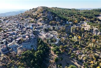 ÇANAKKALE AYVACIK AHMETÇE KÖYÜNDE SATILIK VİLLA