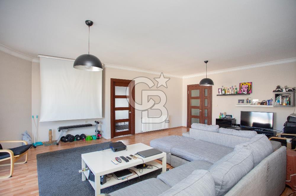 Karşıyaka Yeni Girne Bulvar Üzeri Sarı Residence'ta 3+1 Satılık Daire
