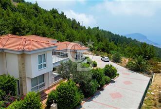 Alanya Bektaş Mah. Satılık Site İçinde Eşyalı Villa