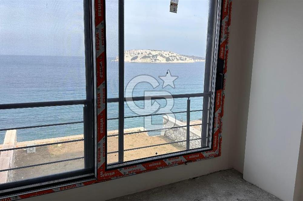 Karaburun Merkez Mahallesi Kuyucak'da 3+1 Denize Sıfır Villa