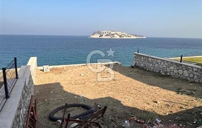 Karaburun Merkez Mahallesi Kuyucak'da 3+1 Denize Sıfır Villa