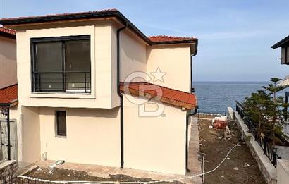 Karaburun Merkez Mahallesi Kuyucak'da 3+1 Denize Sıfır Villa