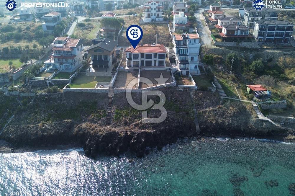 Karaburun Merkez Mahallesi Kuyucak'da 3+1 Denize Sıfır Villa