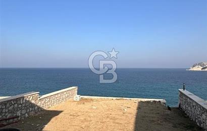 Karaburun Merkez Mahallesi Kuyucak'da 3+1 Denize Sıfır Villa