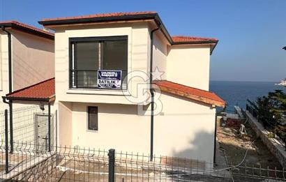Karaburun Merkez Mahallesi Kuyucak'da 3+1 Denize Sıfır Villa
