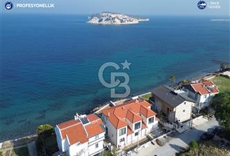Karaburun Merkez Mahallesi Kuyucak'da 3+1 Denize Sıfır Villa