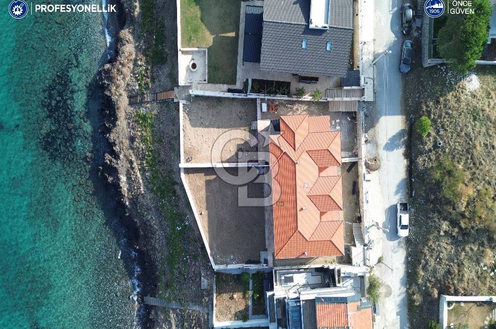 Karaburun Merkez Mahallesi Kuyucak'da 3+1 Denize Sıfır Villa