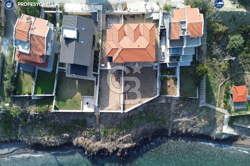 Karaburun Merkez Mahallesi Kuyucak'da 3+1 Denize Sıfır Villa