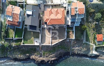Karaburun Merkez Mahallesi Kuyucak'da 3+1 Denize Sıfır Villa