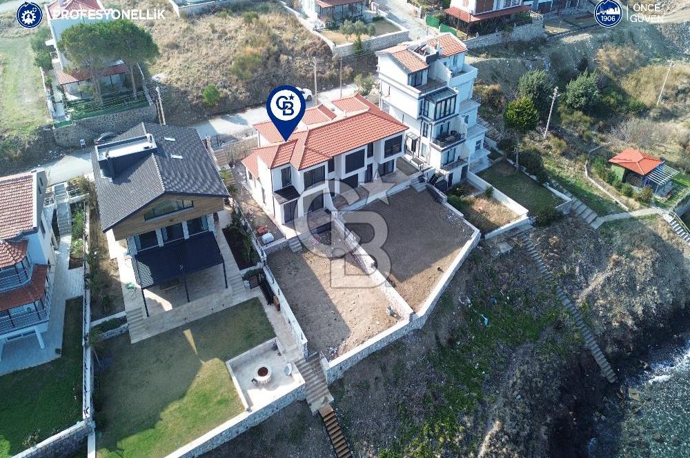 Karaburun Merkez Mahallesi Kuyucak'da 3+1 Denize Sıfır Villa