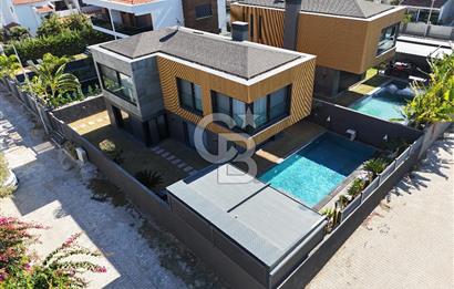 ÇEŞME ALAÇATI’DA SATILIK TASARIM VİLLA
