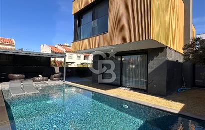 ÇEŞME ALAÇATI’DA SATILIK TASARIM VİLLA