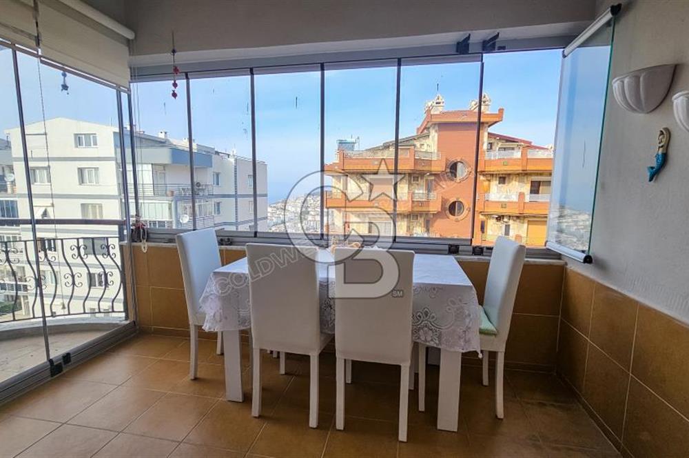 Kuşadası Kadınlar Denizi Mahallesinde Deniz Manzaralı Geniş 3+1 Daire