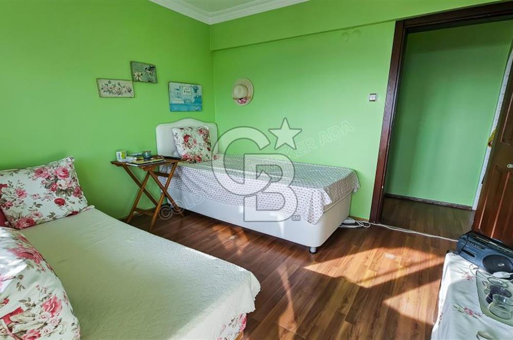 Kuşadası Kadınlar Denizi Mahallesinde Deniz Manzaralı Geniş 3+1 Daire