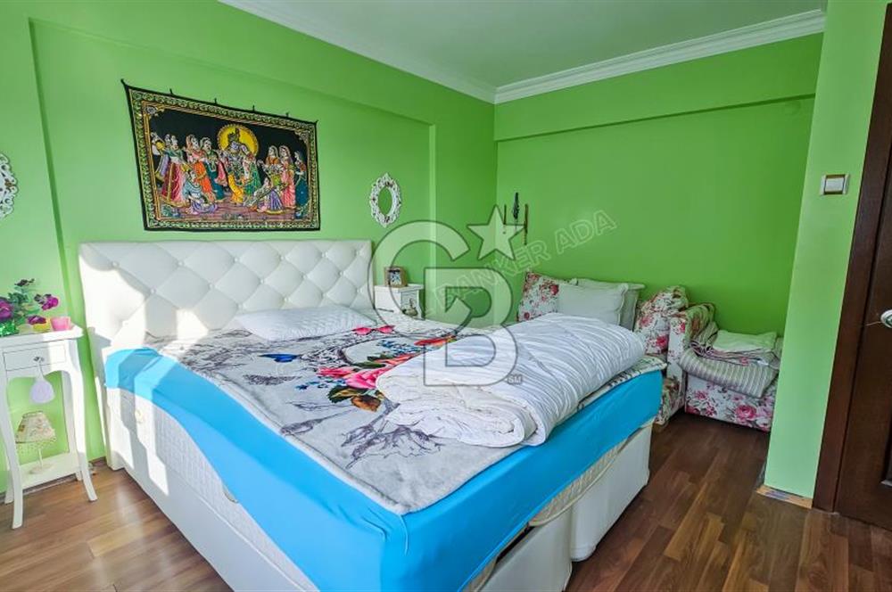 Kuşadası Kadınlar Denizi Mahallesinde Deniz Manzaralı Geniş 3+1 Daire