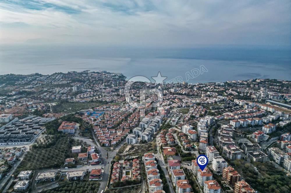 Kuşadası Kadınlar Denizi Mahallesinde Deniz Manzaralı Geniş 3+1 Daire
