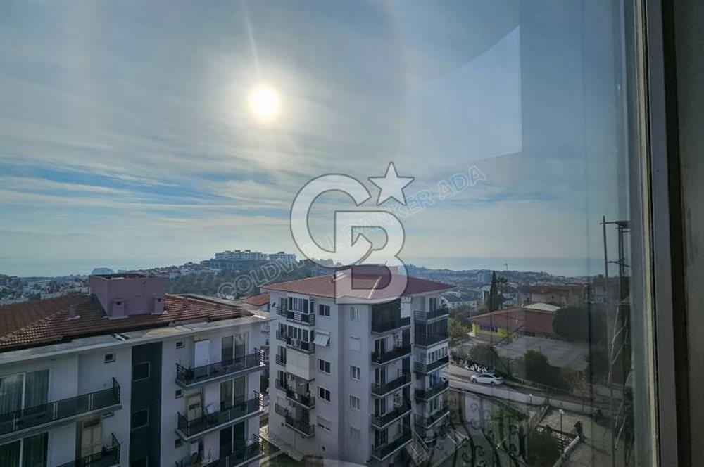 Kuşadası Kadınlar Denizi Mahallesinde Deniz Manzaralı Geniş 3+1 Daire