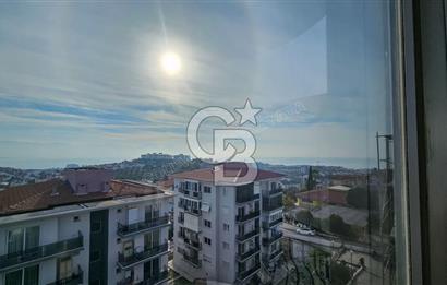Kuşadası Kadınlar Denizi Mahallesinde Deniz Manzaralı Geniş 3+1 Daire