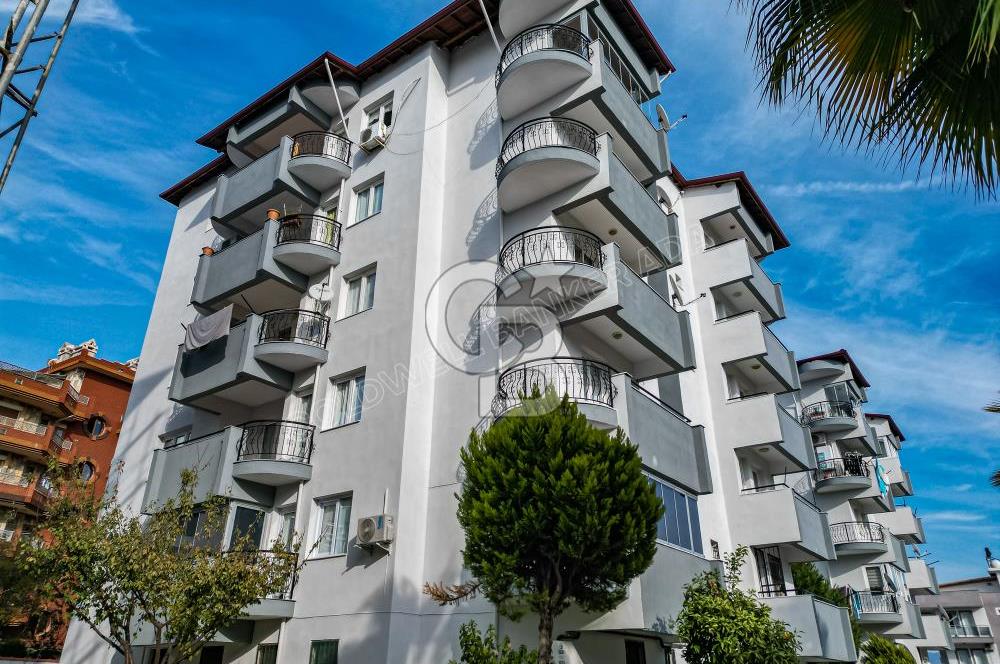 Kuşadası Kadınlar Denizi Mahallesinde Deniz Manzaralı Geniş 3+1 Daire