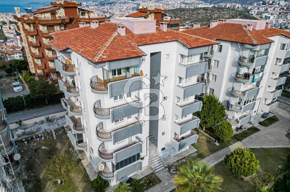 Kuşadası Kadınlar Denizi Mahallesinde Deniz Manzaralı Geniş 3+1 Daire