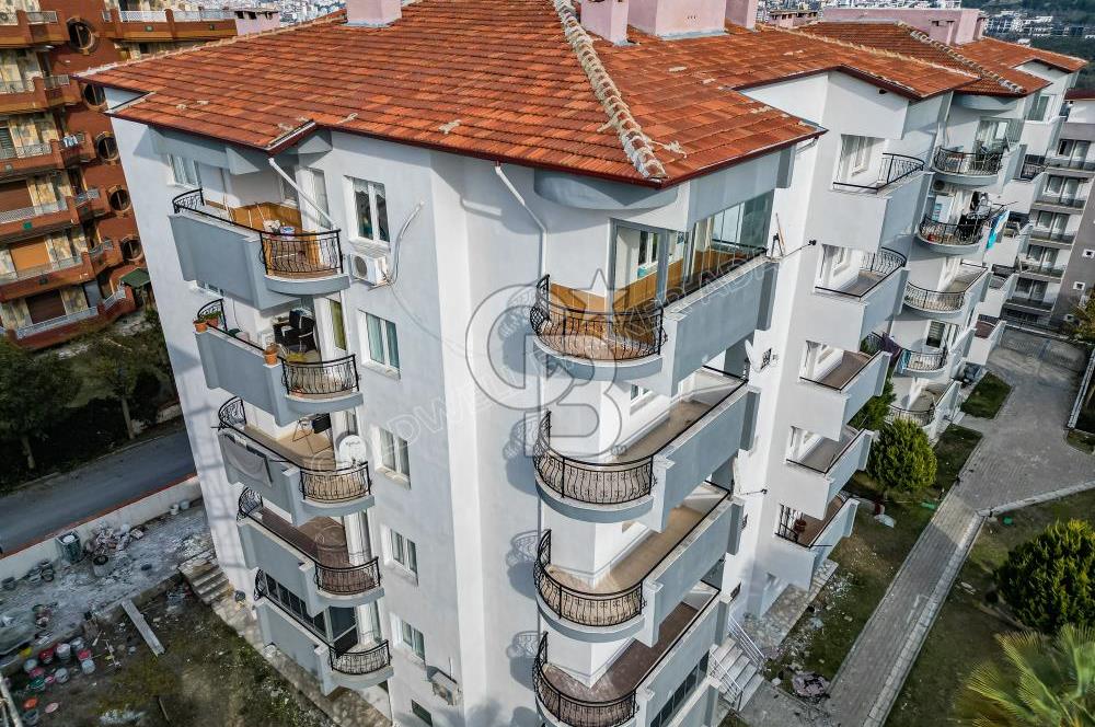 Kuşadası Kadınlar Denizi Mahallesinde Deniz Manzaralı Geniş 3+1 Daire