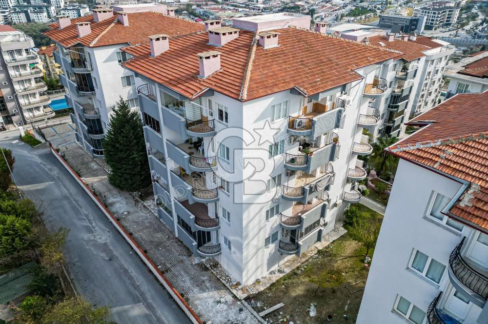 Kuşadası Kadınlar Denizi Mahallesinde Deniz Manzaralı Geniş 3+1 Daire