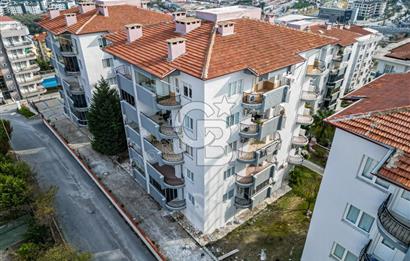 Kuşadası Kadınlar Denizi Mahallesinde Deniz Manzaralı Geniş 3+1 Daire