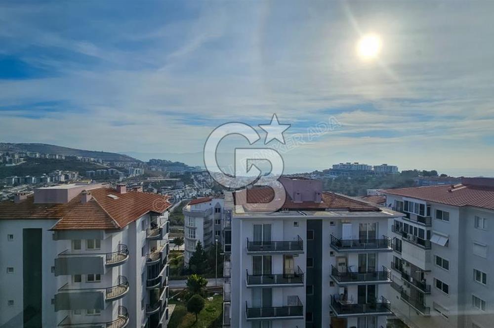 Kuşadası Kadınlar Denizi Mahallesinde Deniz Manzaralı Geniş 3+1 Daire