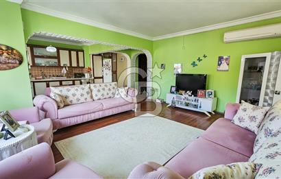 Kuşadası Kadınlar Denizi Mahallesinde Deniz Manzaralı Geniş 3+1 Daire