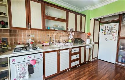 Kuşadası Kadınlar Denizi Mahallesinde Deniz Manzaralı Geniş 3+1 Daire