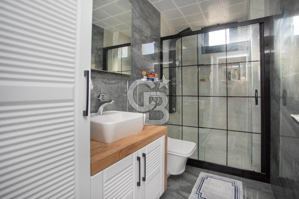 Foça Kocamehmetlerde Satılık 4+1 Dubleks Havuzlu Villa