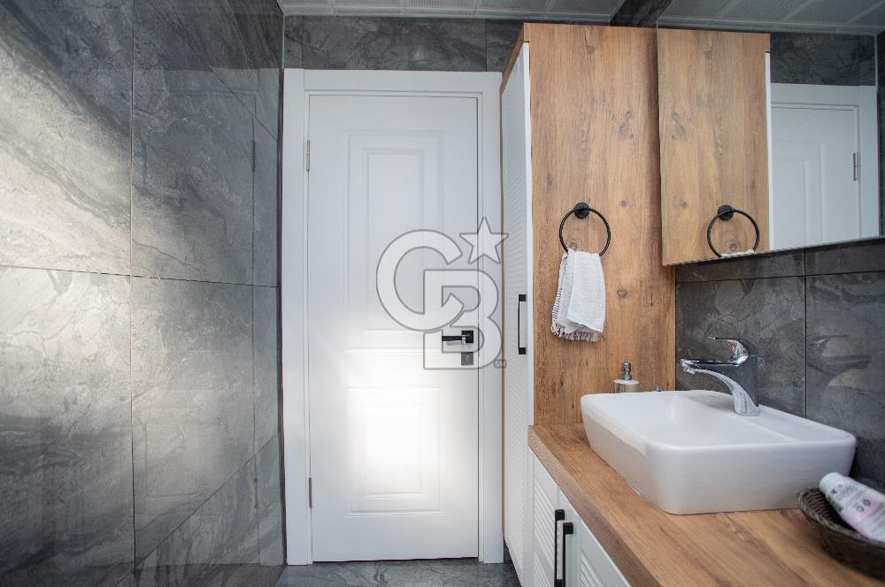 Foça Kocamehmetlerde Satılık 4+1 Dubleks Havuzlu Villa