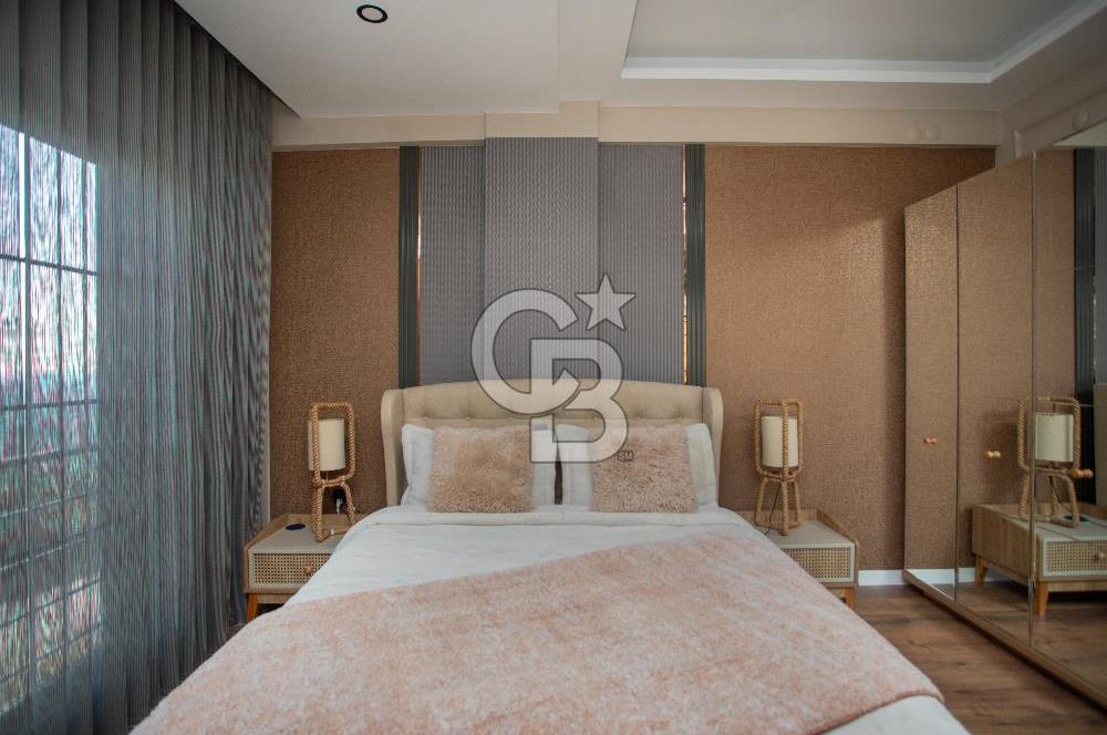 Foça Kocamehmetlerde Satılık 4+1 Dubleks Havuzlu Villa