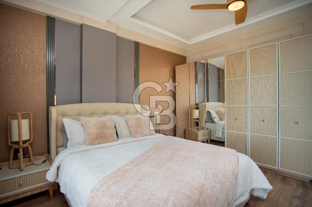 Foça Kocamehmetlerde Satılık 4+1 Dubleks Havuzlu Villa