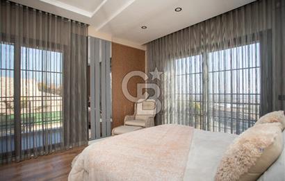 Foça Kocamehmetlerde Satılık 4+1 Dubleks Havuzlu Villa